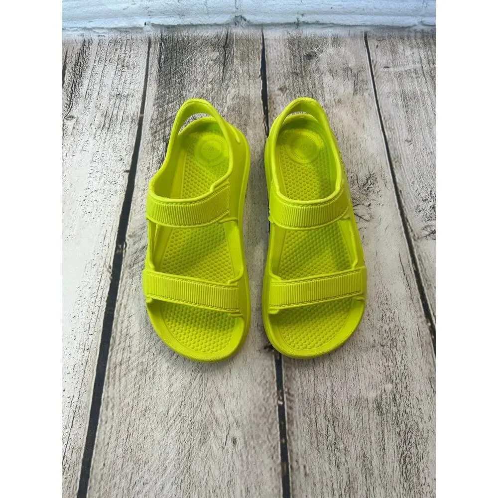 TOTES Girl’s Everywear Molded Sports Sandals / Size: 2-3